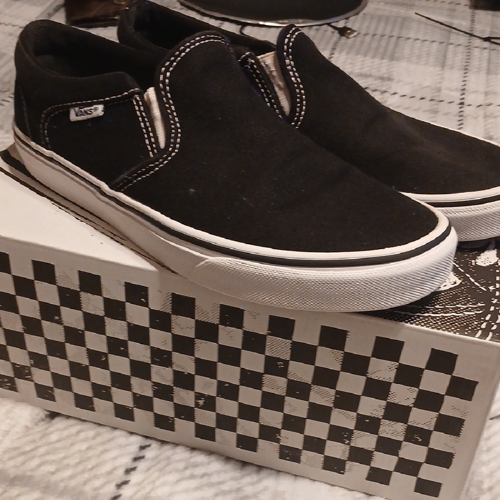 New W/O Tags,Vans , Size 7Men 8.5Women Black Slip-On Sneakers